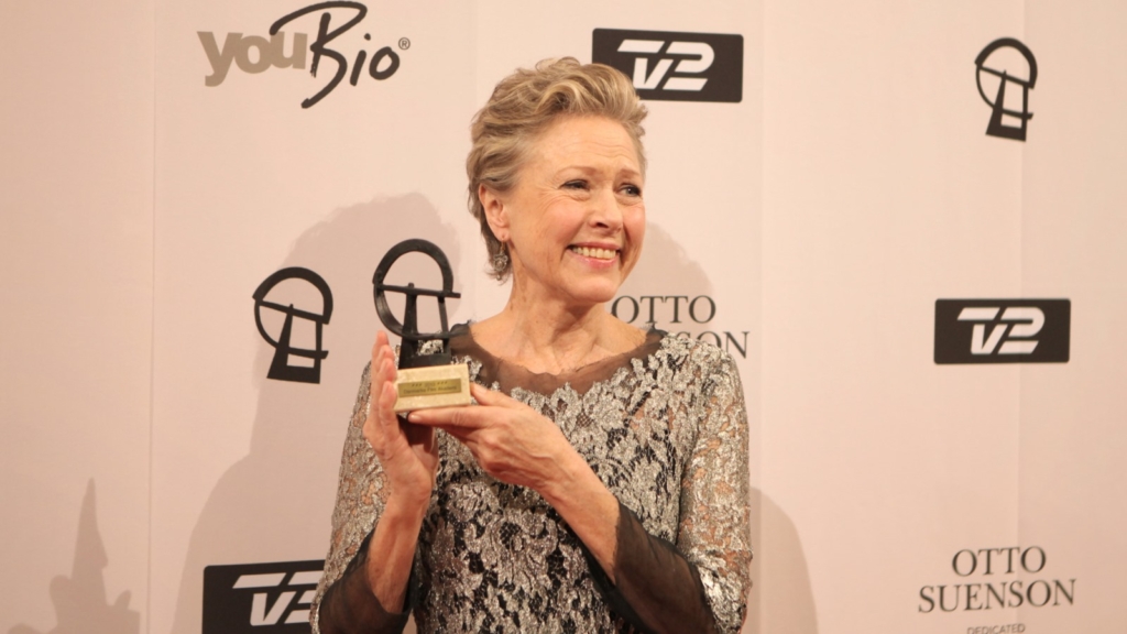 Birthe Neumann vinder Robert-pris for rolle i Julestjerner